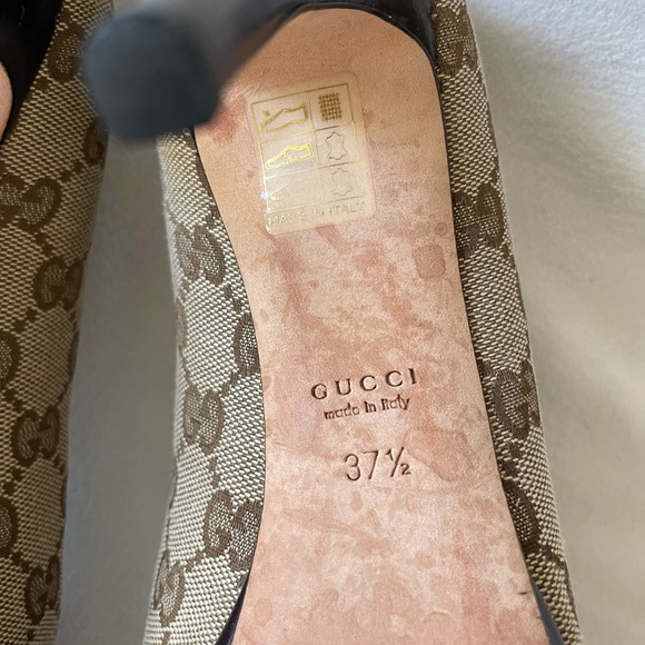Authenticated Gucci monogrammed GG open toe pump - Picture 9 of 11